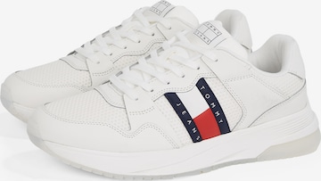 Tommy Jeans Matalavartiset tennarit 'RETRO CASUAL RUNNER' värissä beige: etupuoli