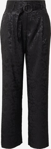 regular Pantaloni con pieghe 'Retrieve' di Y.A.S in nero: frontale