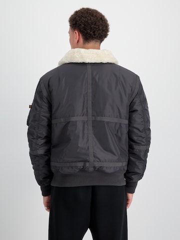 ALPHA INDUSTRIES Regular Fit Vinterjakke 'B15-3 TT' i grå