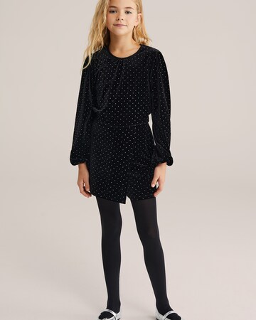 WE Fashion Dungarees in Black: front