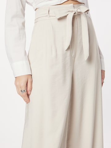 ABOUT YOU Wide leg Pleat-front trousers 'Lilyan' in Beige