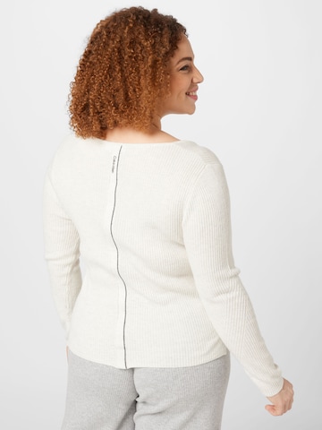 Pull-over Calvin Klein Curve en blanc