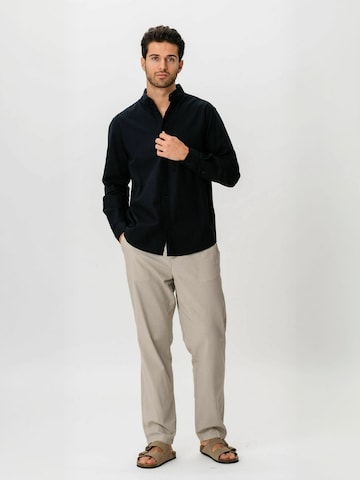 Coupe regular Chemise ' Linen Blend ' TEESHOPPEN en noir