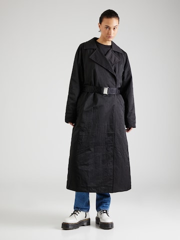Calvin Klein Jeans - Abrigo de entretiempo en negro: frente