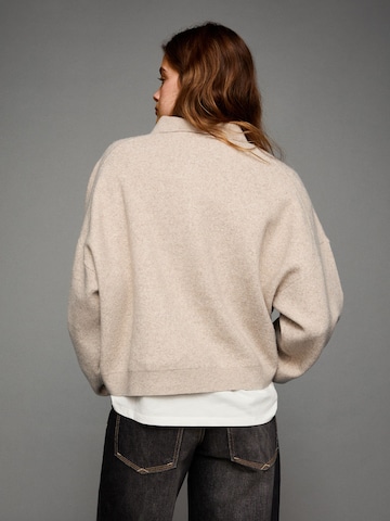 BershkaPulover - smeđa boja