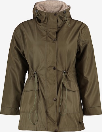 Trendyol Curve Winter Parka in Green: front