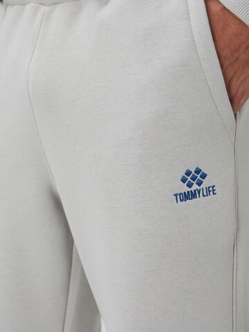 Tommy Life Joggingpak in Grijs