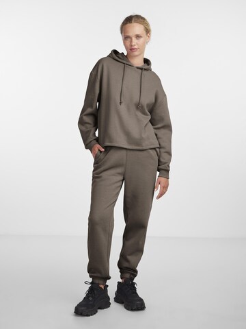 PIECES Sweatshirt 'PCChilli' i brun