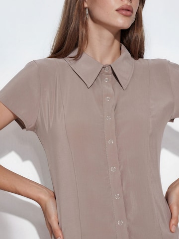 Busem - Vestidos camiseiros em cinzento