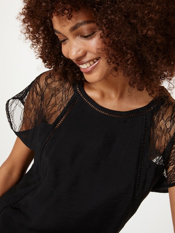 ABOUT YOU Shirt 'Laura' in Schwarz