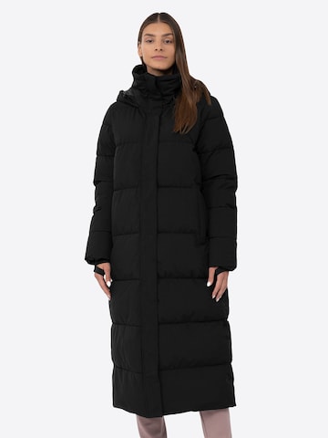 4F Winter Coat in Black: front