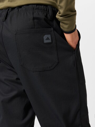 Effilé Pantalon de sport ADIDAS GOLF en noir