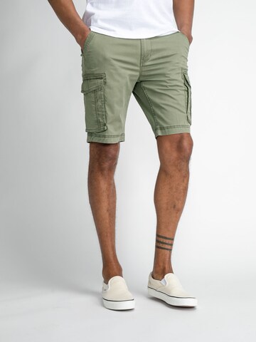 Petrol Industries Regular Cargo Pants in Green: front