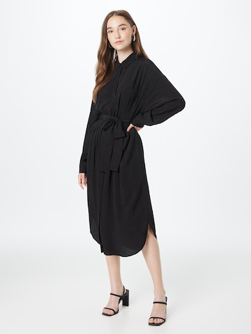 Robe-chemise Twinset en noir : devant