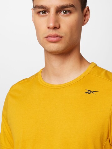 T-Shirt fonctionnel Reebok en jaune