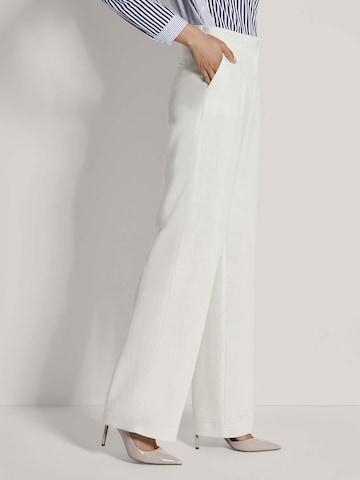 Loosefit Pantalon à pince MADELEINE en blanc