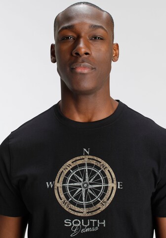 DELMAO T-Shirt in Schwarz
