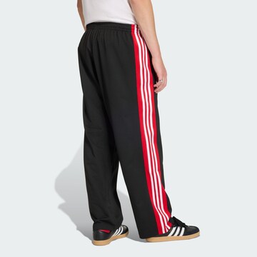ADIDAS ORIGINALS - Loosefit Pantalón en negro