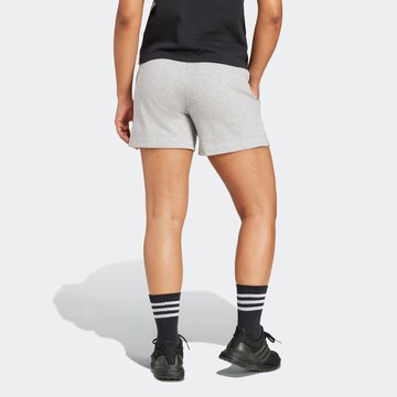 ADIDAS SPORTSWEAR Loosefit Sportbyxa 'Essentials' i grå