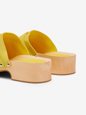 TOMMY HILFIGER Clogs in Yellow