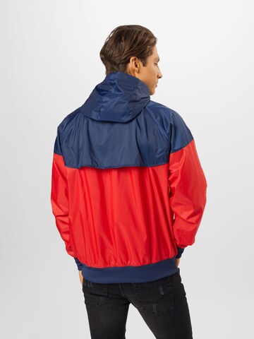 Veste mi-saison Nike Sportswear en rouge