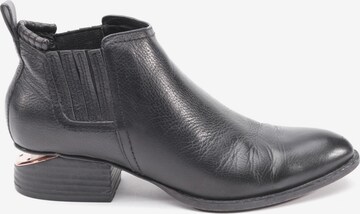 Alexander Wang Dress Boots in 35 in Black: front