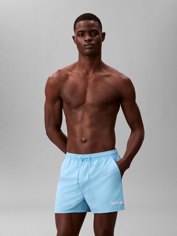 Calvin Klein Swimwear Regular Zwemshorts 'Intense Power' in Blauw: voorkant
