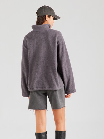 WEEKDAY Pullover 'Cora' in Grau