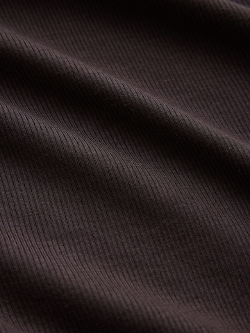 Next - Camiseta térmica en marrón