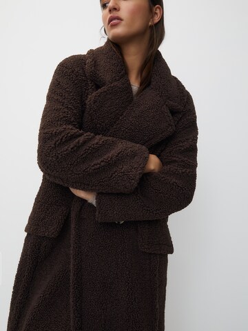 Pull&Bear Between-seasons coat in Brown