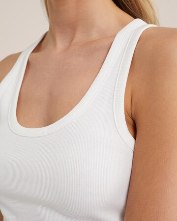 WE Fashion Top in White