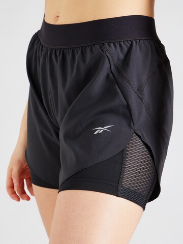 Reebok Regular Sportshorts in Schwarz