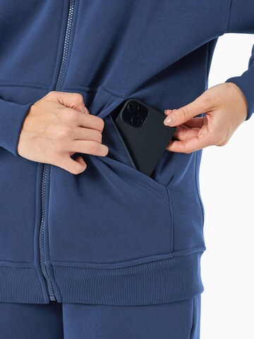 Organication Sweatjacke in Blau