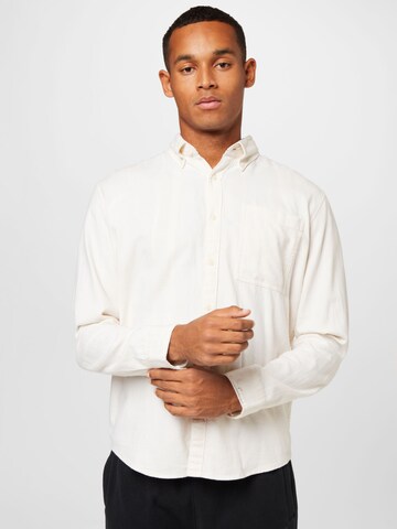 ESPRIT Comfort fit Button Up Shirt in White: front