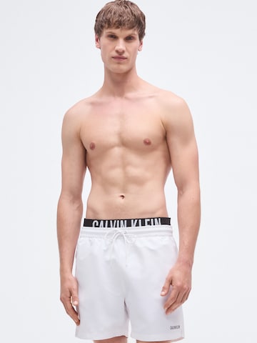 Calvin Klein Swimwear Σορτσάκι-μαγιό 'Intense Power' σε λευκό: μπροστά