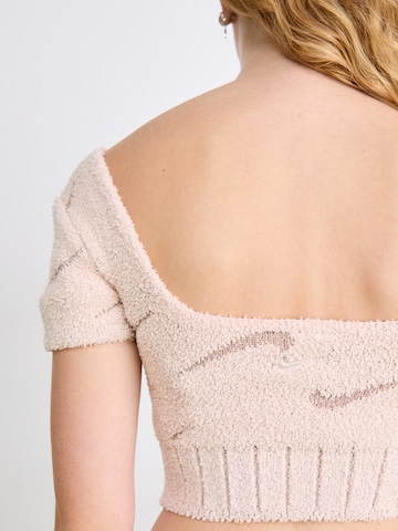 Nike Sportswear Sweter 'Phoenix' w kolorze różowy