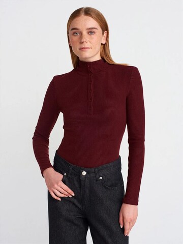 Dilvin Shirt in Red: front
