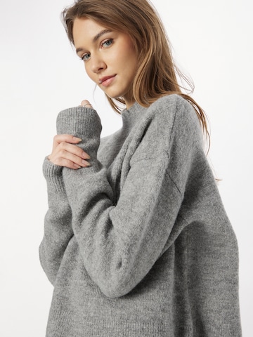 Superdry Sweater in Grey