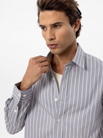 Coupe regular Chemise 'Fiorenze' Antioch en gris