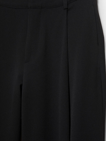 Barrel Pantaloni cutați de la Pull&Bear pe negru