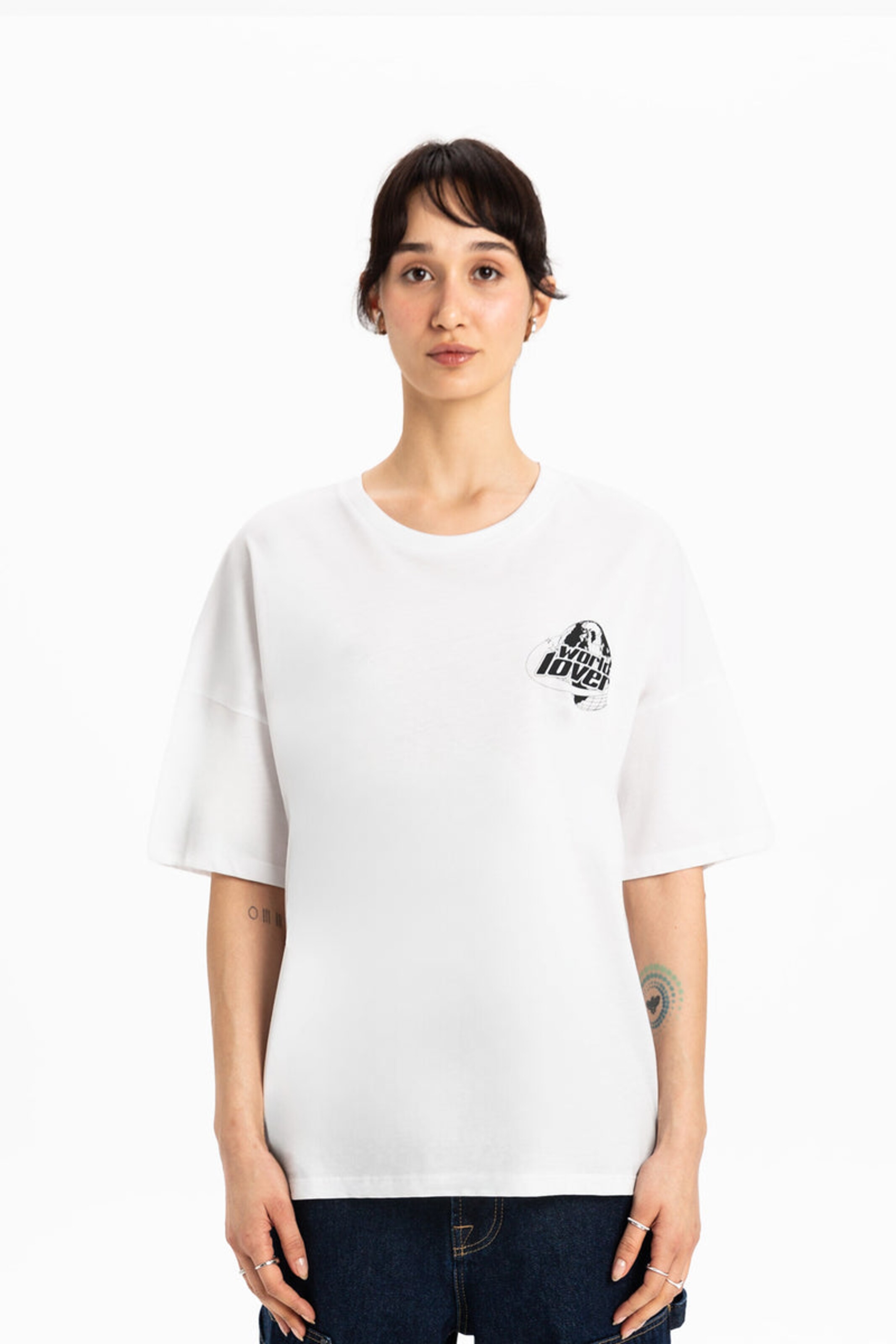 UNIQVIBE Shirt in White: front