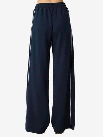 Wide leg Pantaloni di Happiness İstanbul in blu