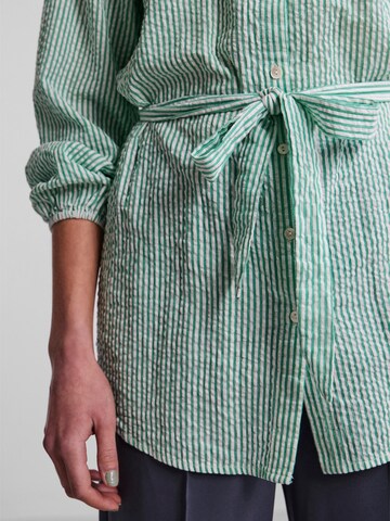 Camicia da donna 'Vosa' di PIECES in verde