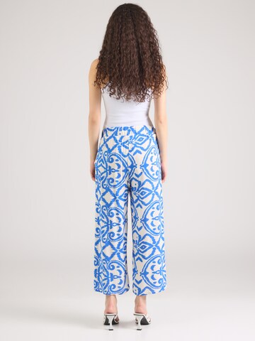 Largi Pantaloni cutați 'Ci44ra' de la Hailys pe alb