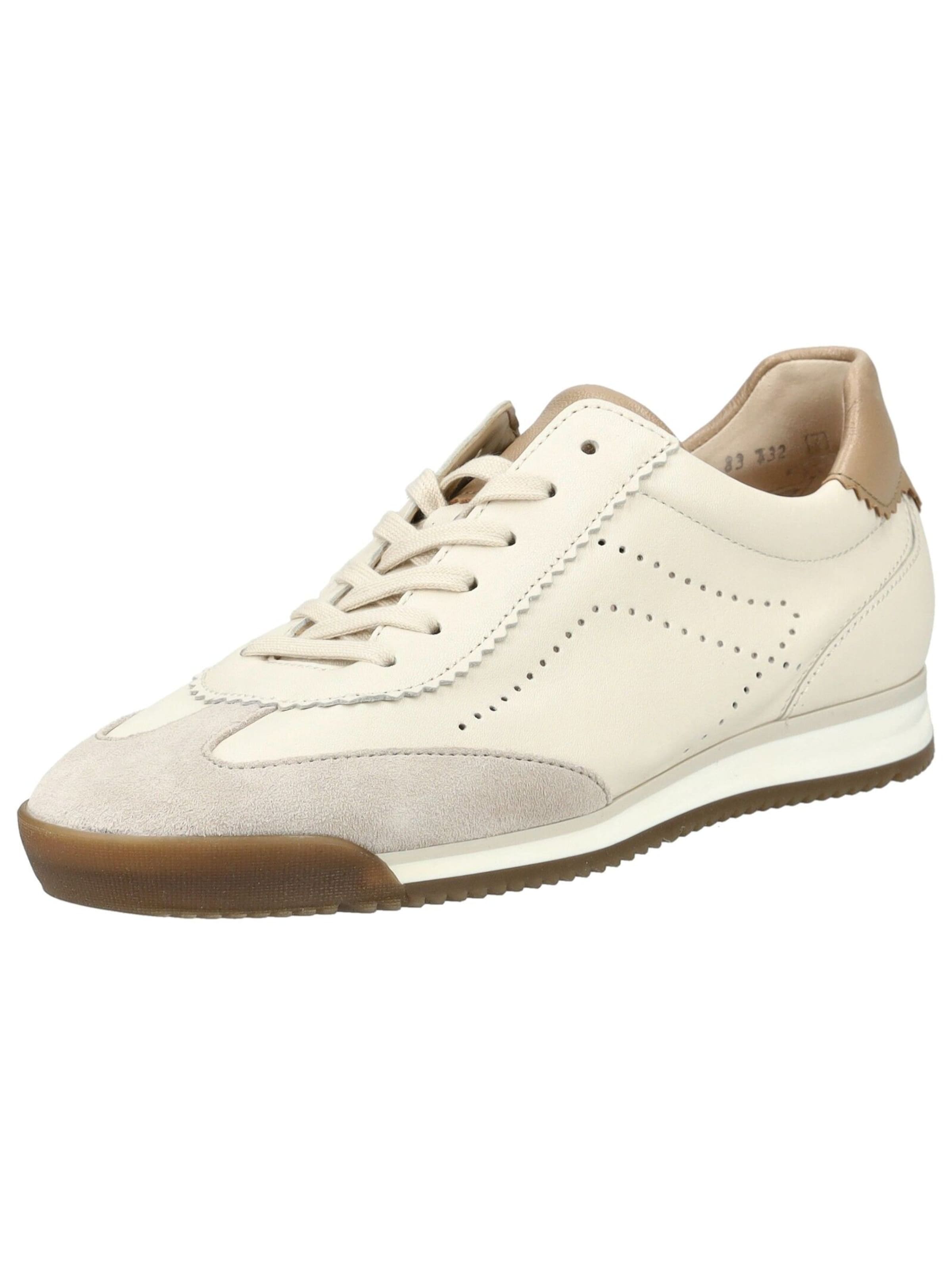 GABOR Sneakers laag in Beige: voorkant