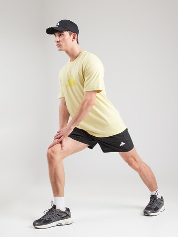 ADIDAS SPORTSWEAR - Camiseta funcional 'FI 3BAR' en amarillo