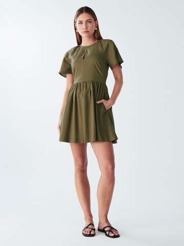 Willa Dress 'Glen' in Green: front