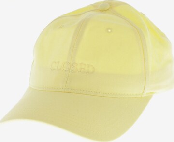 Closed Hat & Cap in One size in Yellow: front
