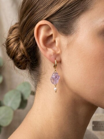 THE GEM STORIES JEWELRY Ohrringe 'Amethyst Drop Earrings'‌‌‌‌‌‌ in Lila: Vorderseite