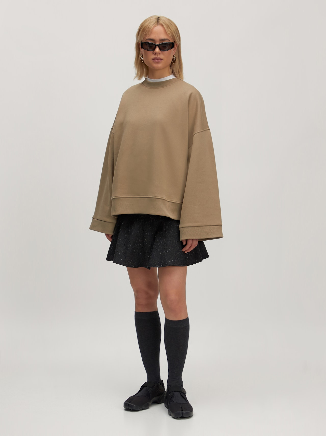 EDITED Produits Sweat-shirt 'Etta' beige